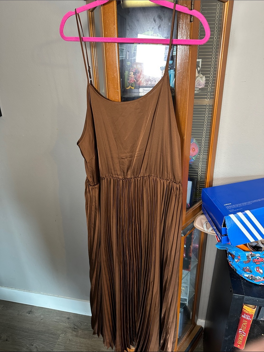 Gibson Latimer Chocolate Brown Pleated Midi Slip Dress - Picture 3 of 6